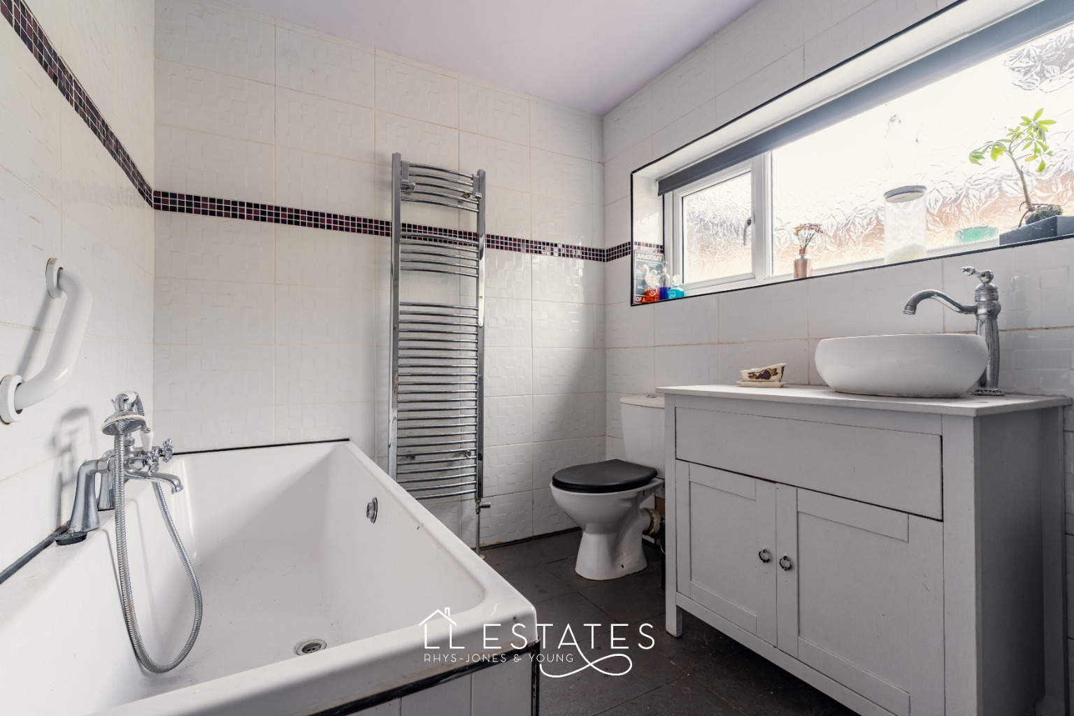3 bed detached bungalow for sale in 32 Llugwy Road, Kinmel Bay, Conwy, LL18 5LD 10