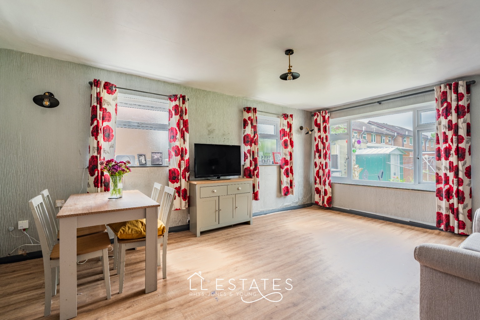 3 bed detached bungalow for sale in 32 Llugwy Road, Kinmel Bay, Conwy, LL18 5LD 4