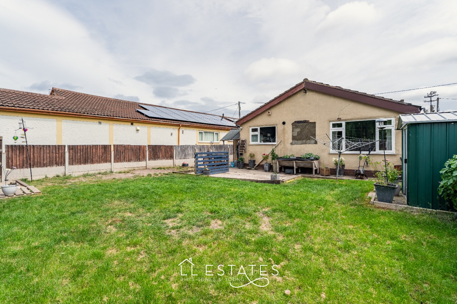 3 bed detached bungalow for sale in 32 Llugwy Road, Kinmel Bay, Conwy, LL18 5LD 1