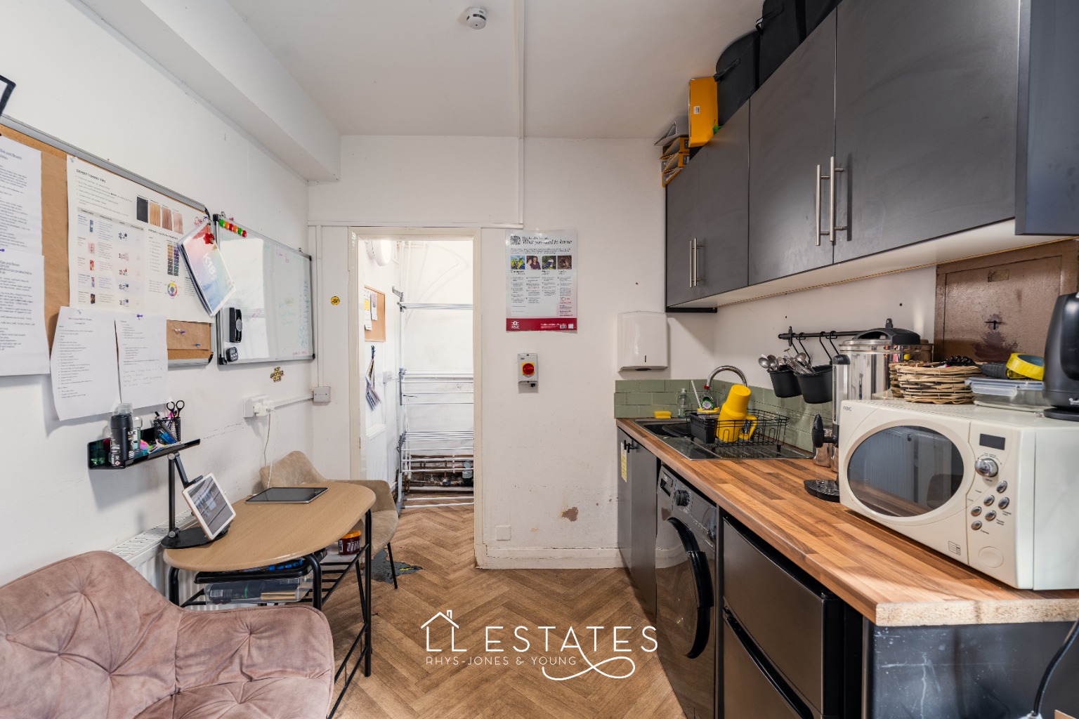 2 bed hairdresser/barber shop for sale in Prestatyn, Denbighshire, LL19  - Property Image 7