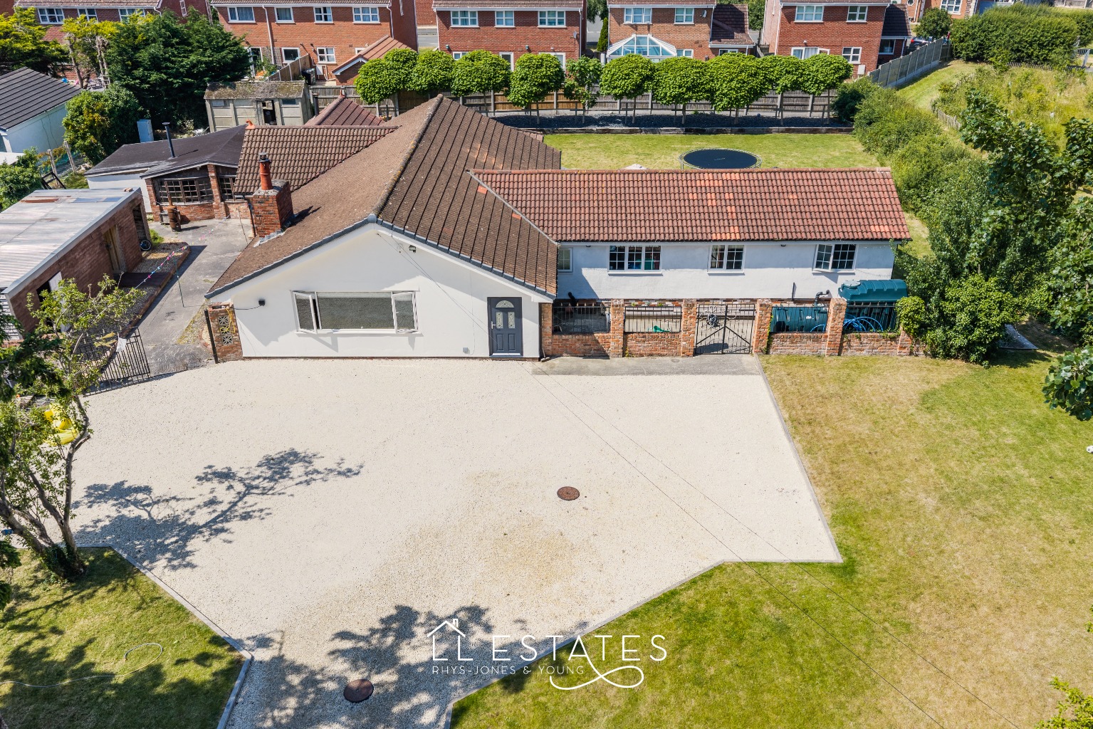 4 bed detached bungalow for sale in Towyn Way East, Towyn, Abergele, Conwy, LL22  - Property Image 2