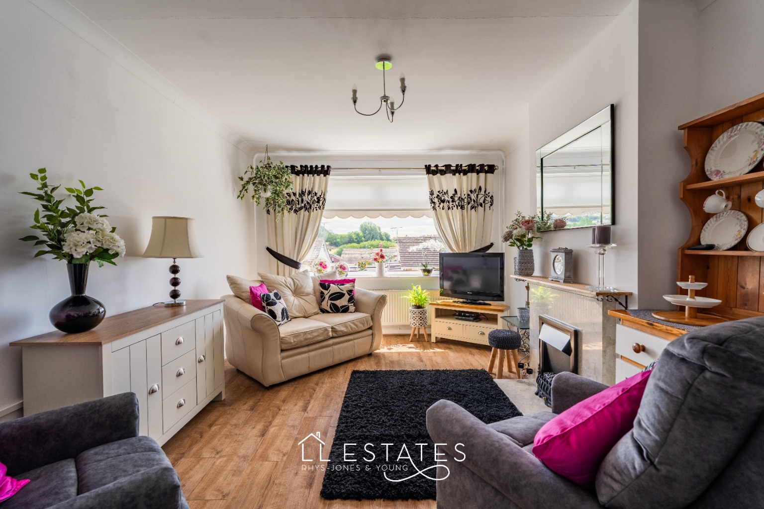 2 bed semi-detached bungalow for sale in 39 St. Chads Way, Prestatyn, Denbighshire, LL19 8SN  - Property Image 3