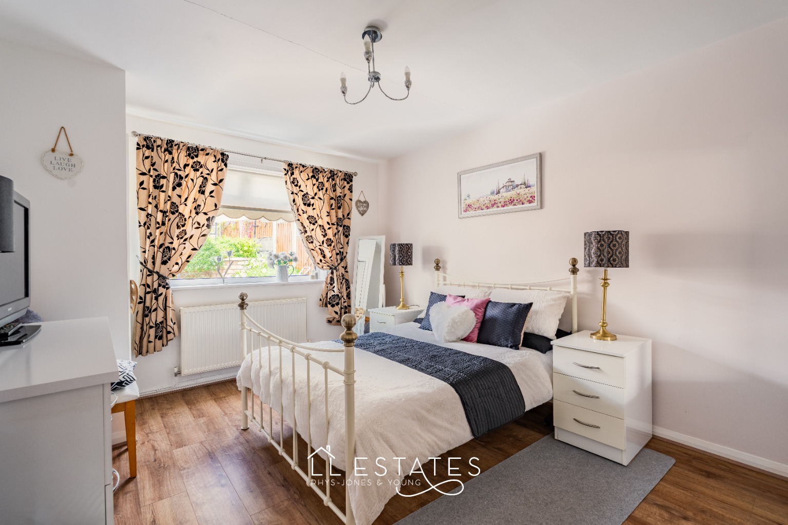 2 bed semi-detached bungalow for sale in 39 St. Chads Way, Prestatyn, Denbighshire, LL19 8SN  - Property Image 8