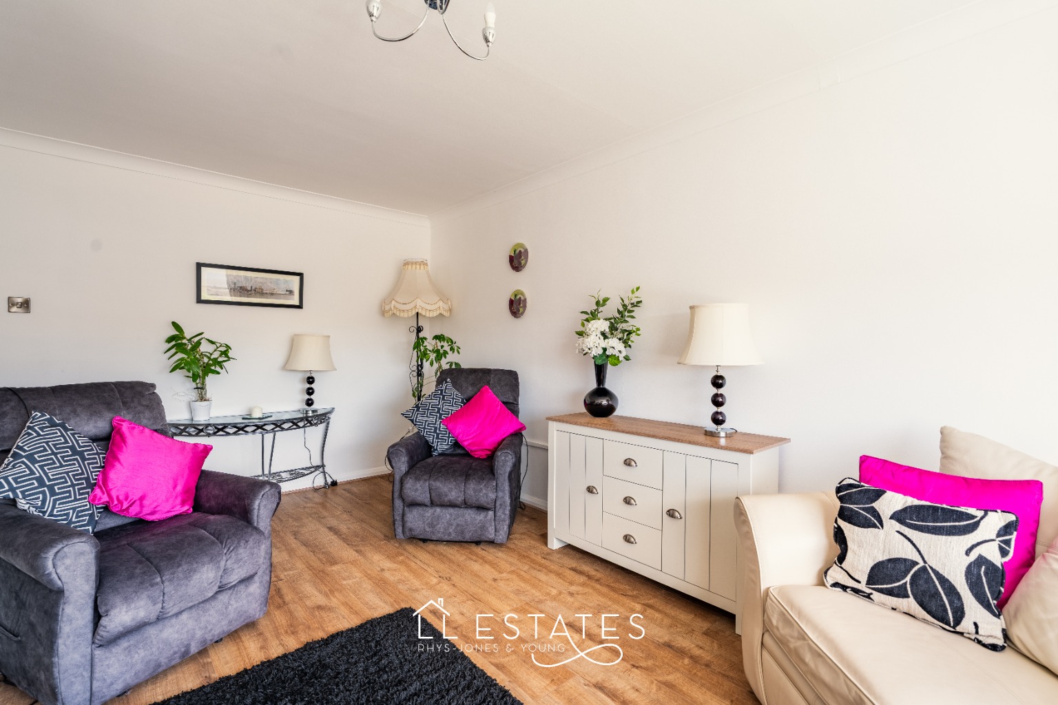 2 bed semi-detached bungalow for sale in 39 St. Chads Way, Prestatyn, Denbighshire, LL19 8SN  - Property Image 4