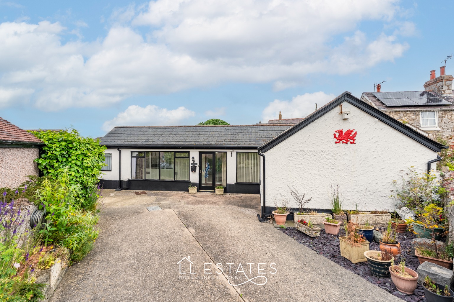 3 bed detached bungalow for sale in Bryn Y Felin, Dyserth. LL18 6AE