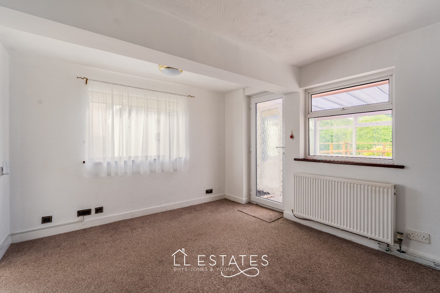 3 bed detached bungalow for sale in Bryn Y Felin, Dyserth. LL18 6AE 3