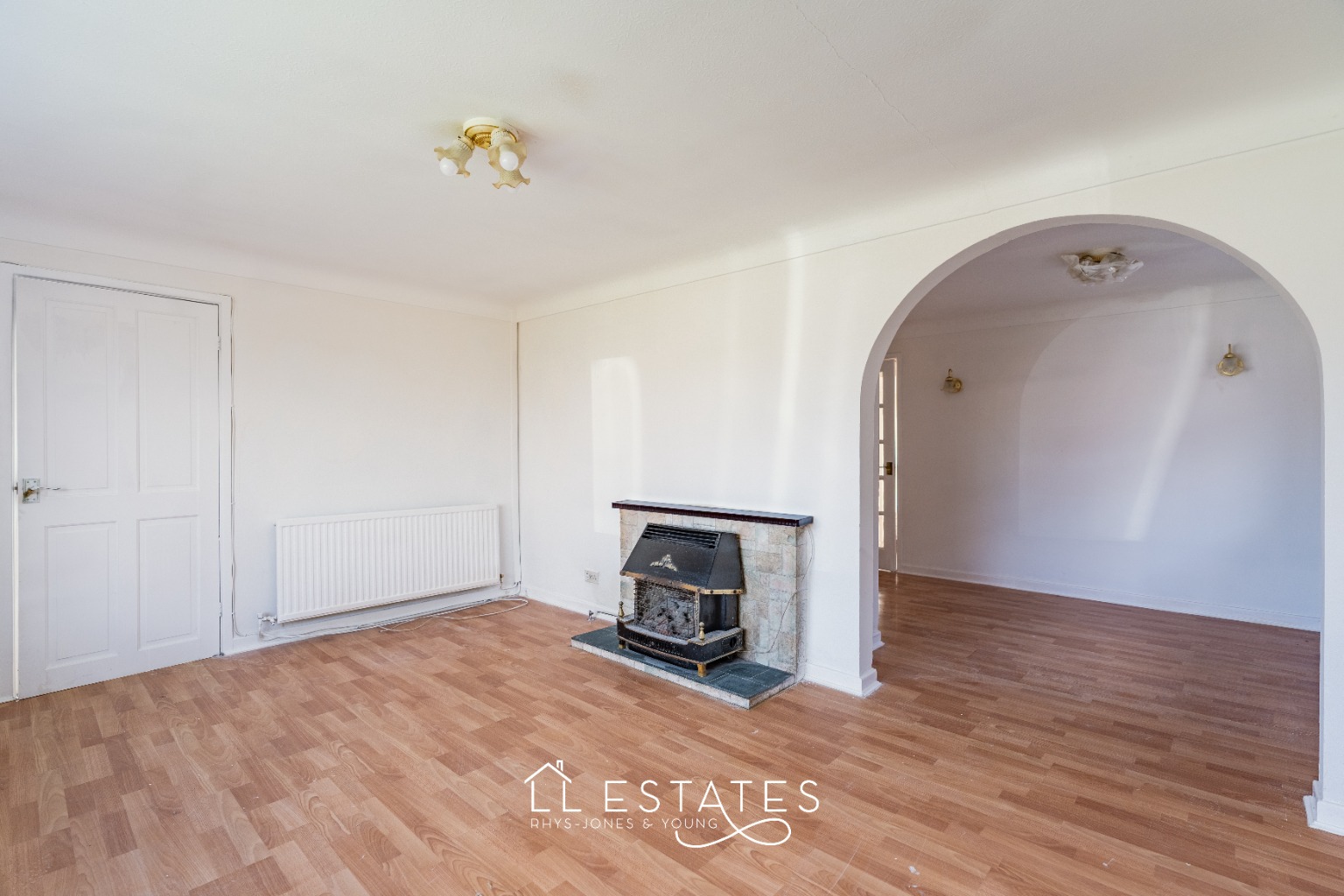 2 bed detached bungalow for sale in 1 Woodside Gardens, Rhyl, Denbighshire, LL18 2NW 3