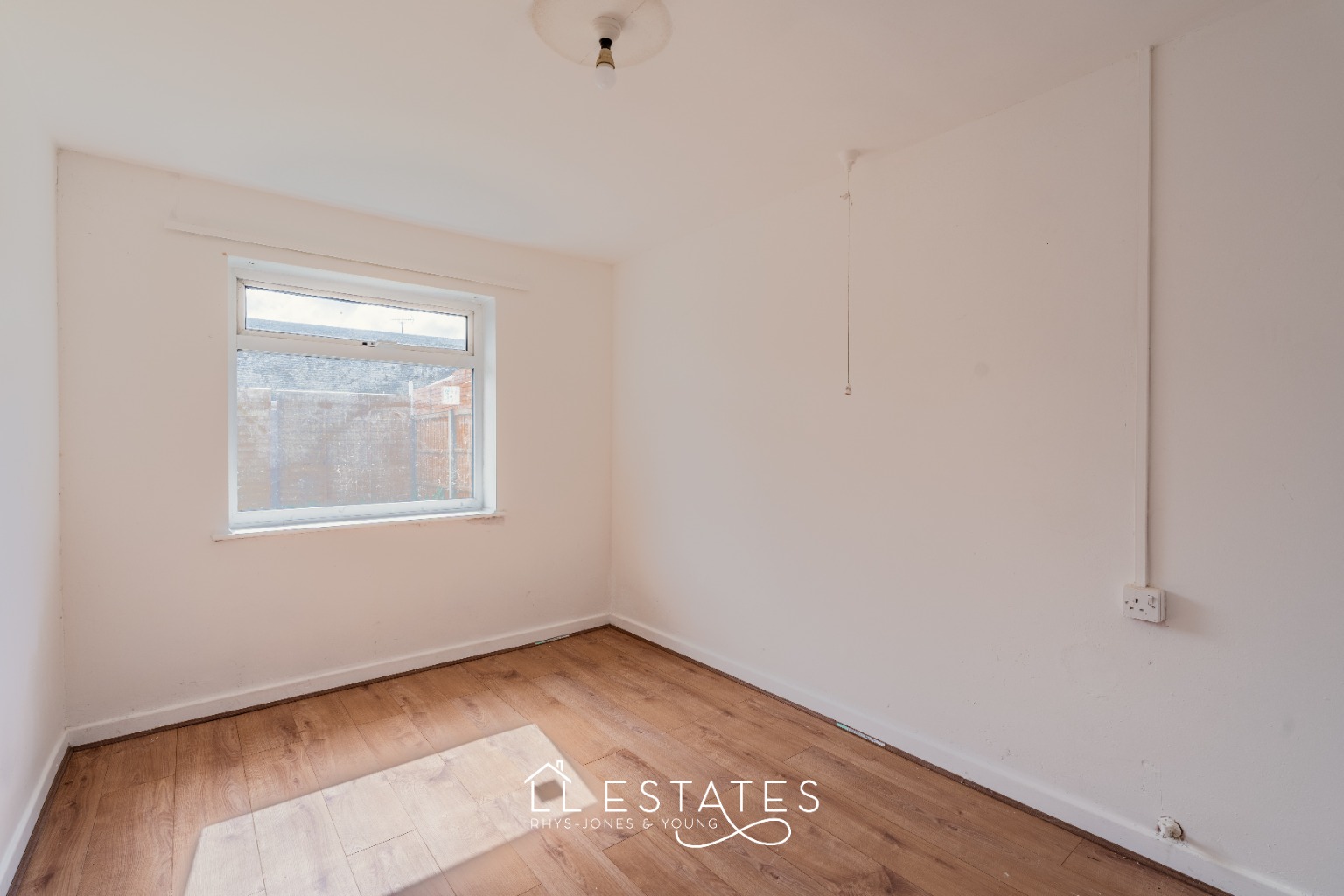 2 bed detached bungalow for sale in 1 Woodside Gardens, Rhyl, Denbighshire, LL18 2NW  - Property Image 7