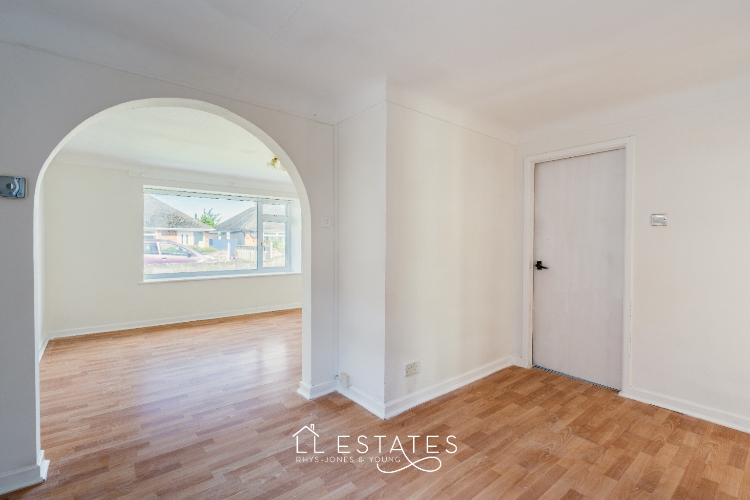2 bed detached bungalow for sale in 1 Woodside Gardens, Rhyl, Denbighshire, LL18 2NW 5
