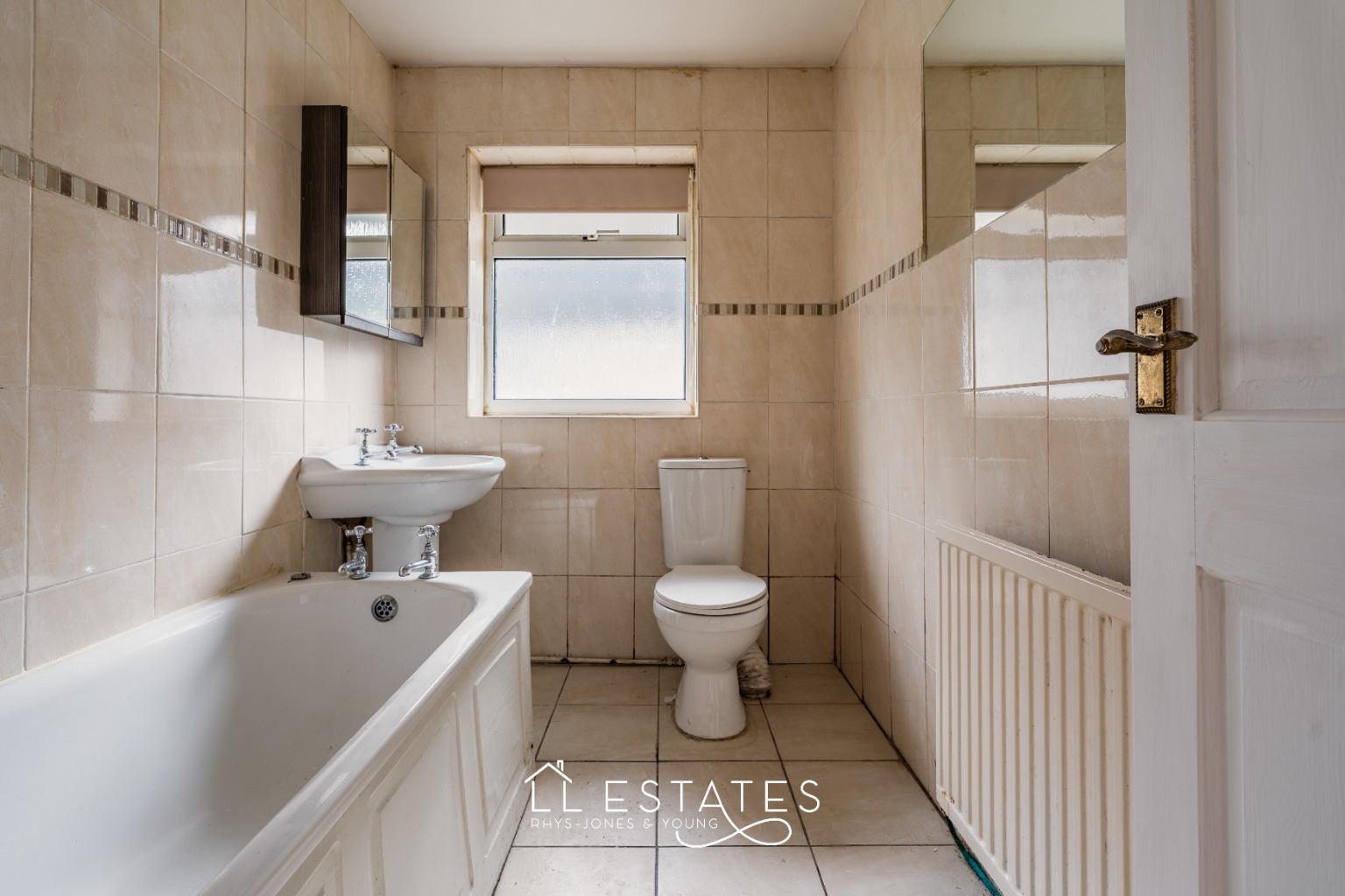 2 bed detached bungalow for sale in 1 Woodside Gardens, Rhyl, Denbighshire, LL18 2NW 8