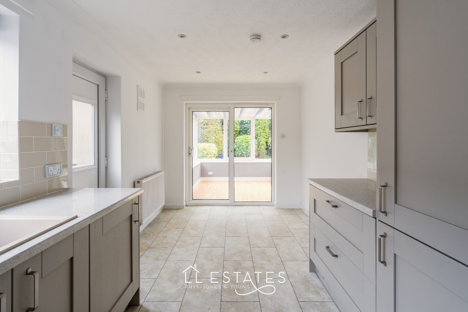 2 bed detached bungalow for sale in 12 Llys Clwyd, St. Asaph, Denbighshire, LL17 0UA 4