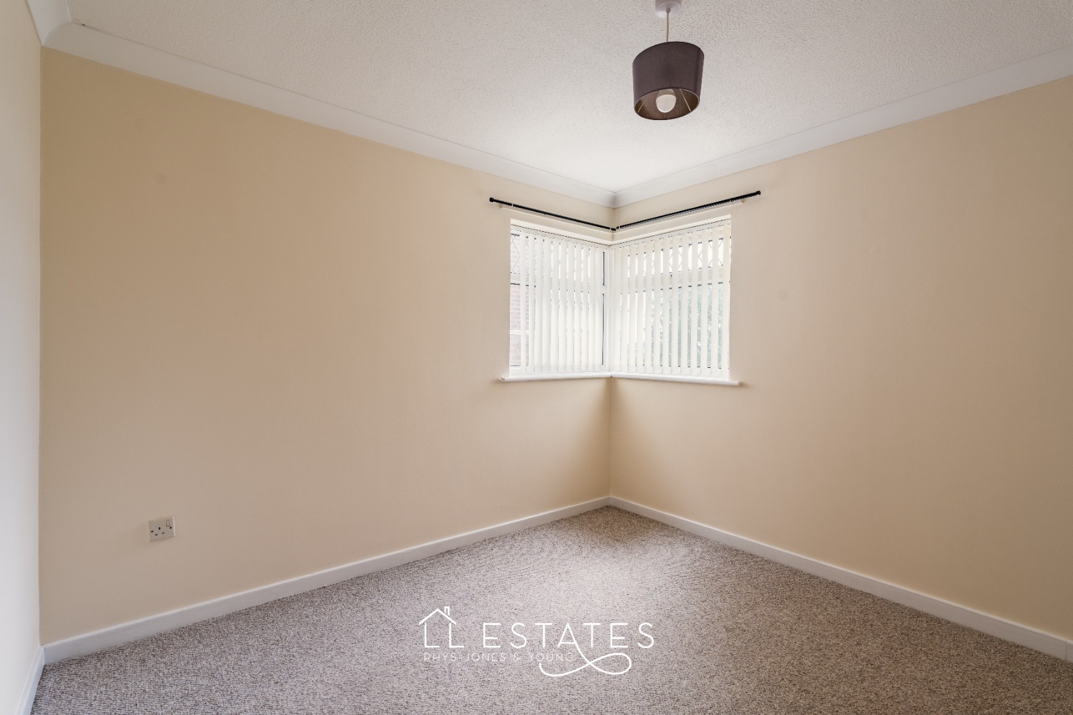 2 bed detached bungalow for sale in 12 Llys Clwyd, St. Asaph, Denbighshire, LL17 0UA  - Property Image 8