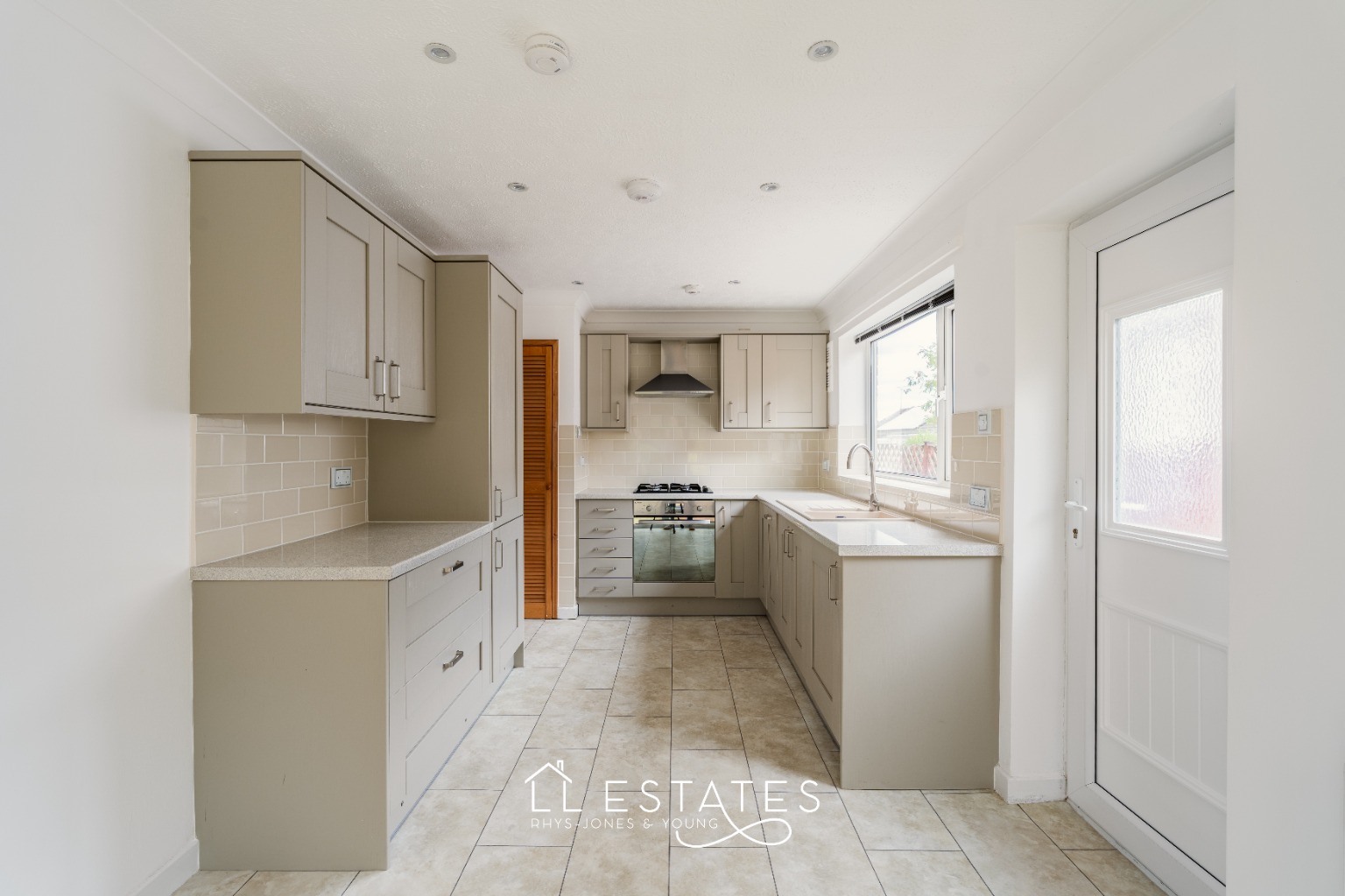 2 bed detached bungalow for sale in 12 Llys Clwyd, St. Asaph, Denbighshire, LL17 0UA 2