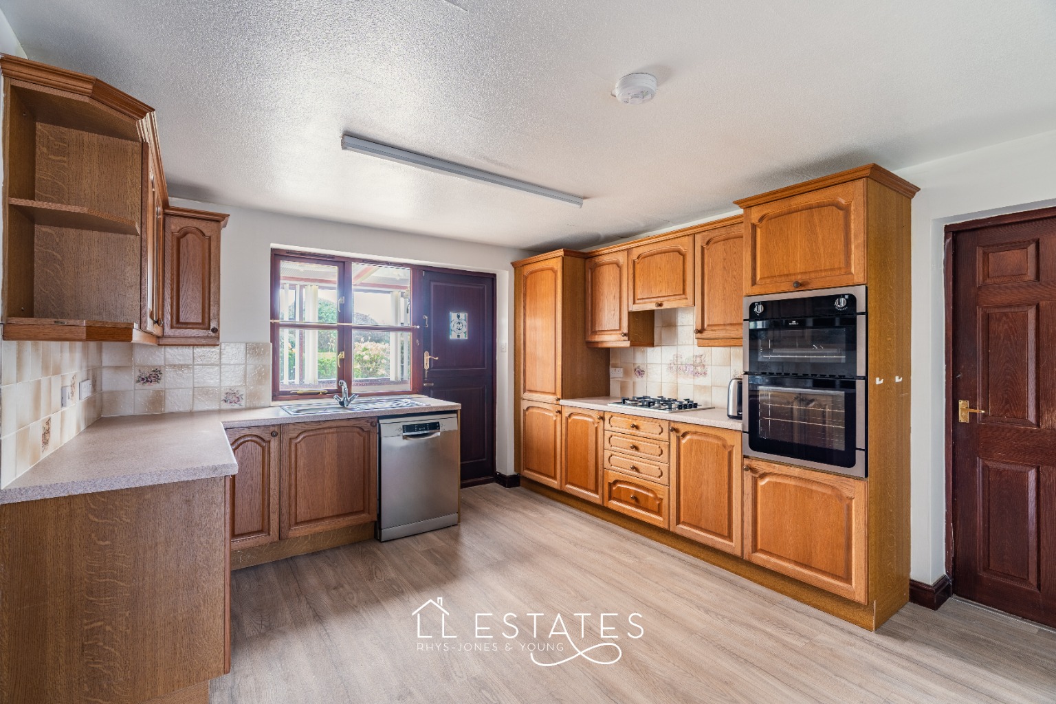 3 bed detached house for sale in Trefnant, Denbigh, Denbighshire, LL16  - Property Image 3