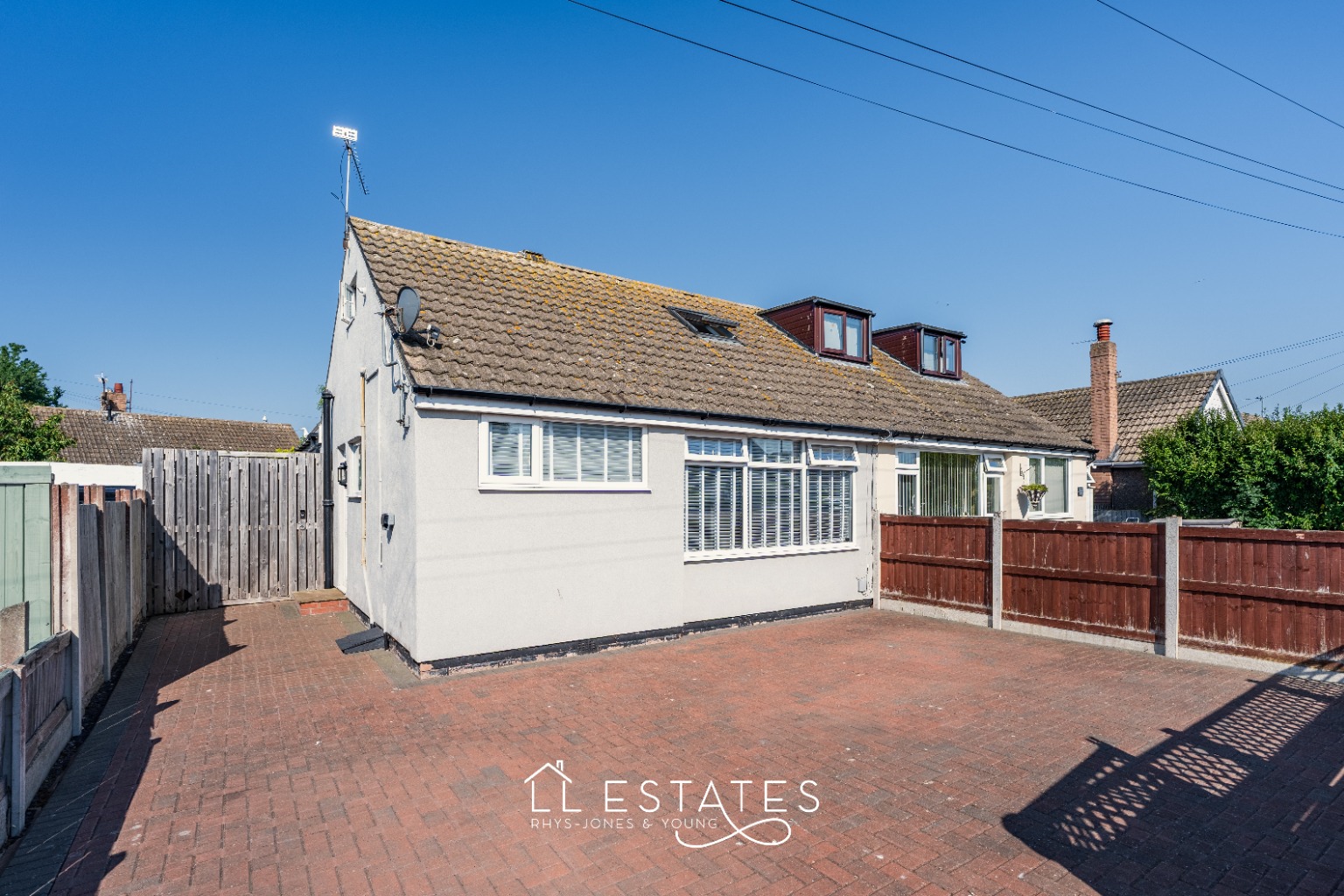 2 bed semi-detached bungalow for sale in Prestatyn, Denbighshire, LL19  - Property Image 1