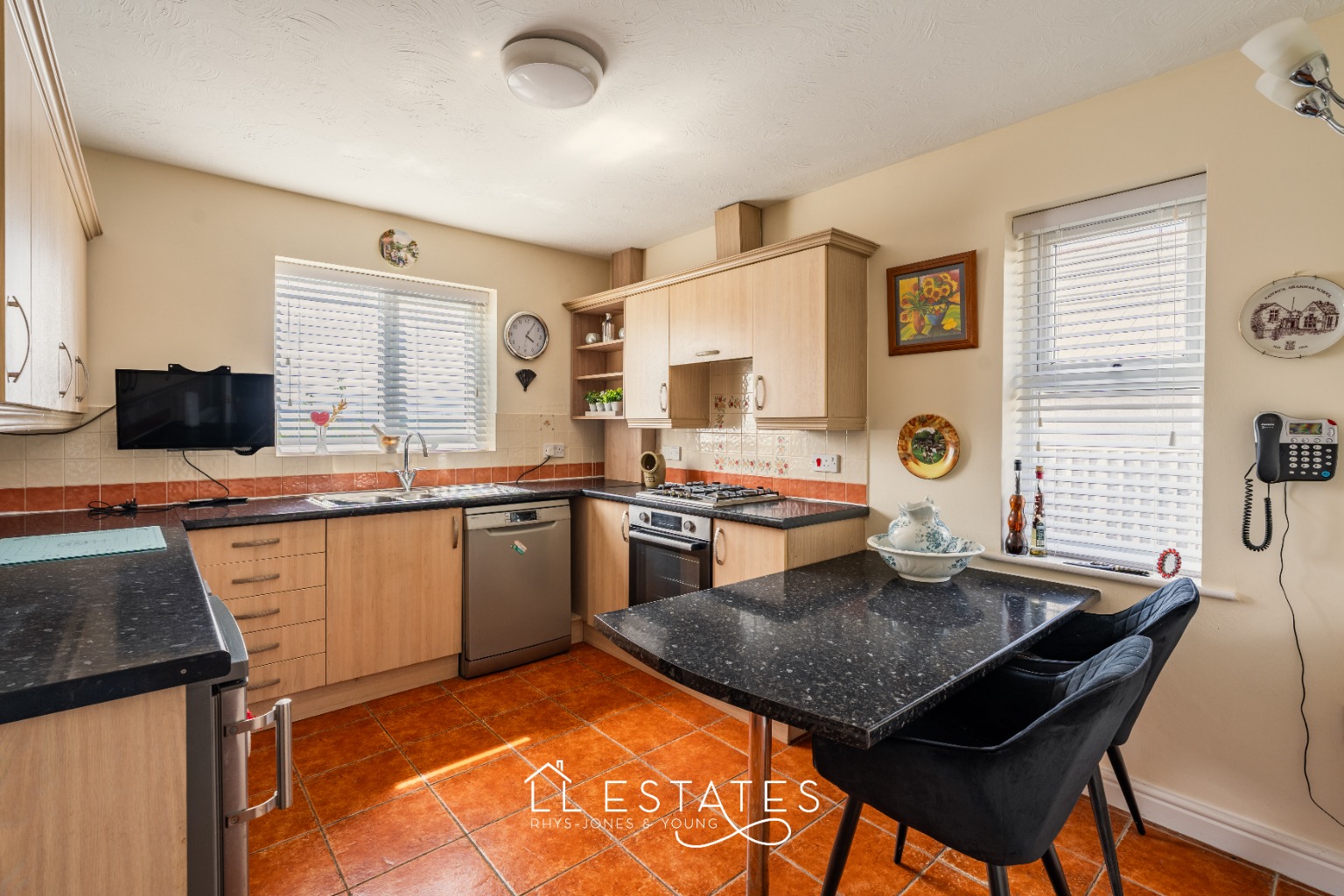 2 bed detached bungalow for sale in 40 Maes Offa, Trelawnyd, Flintshire, LL18 6PE 2