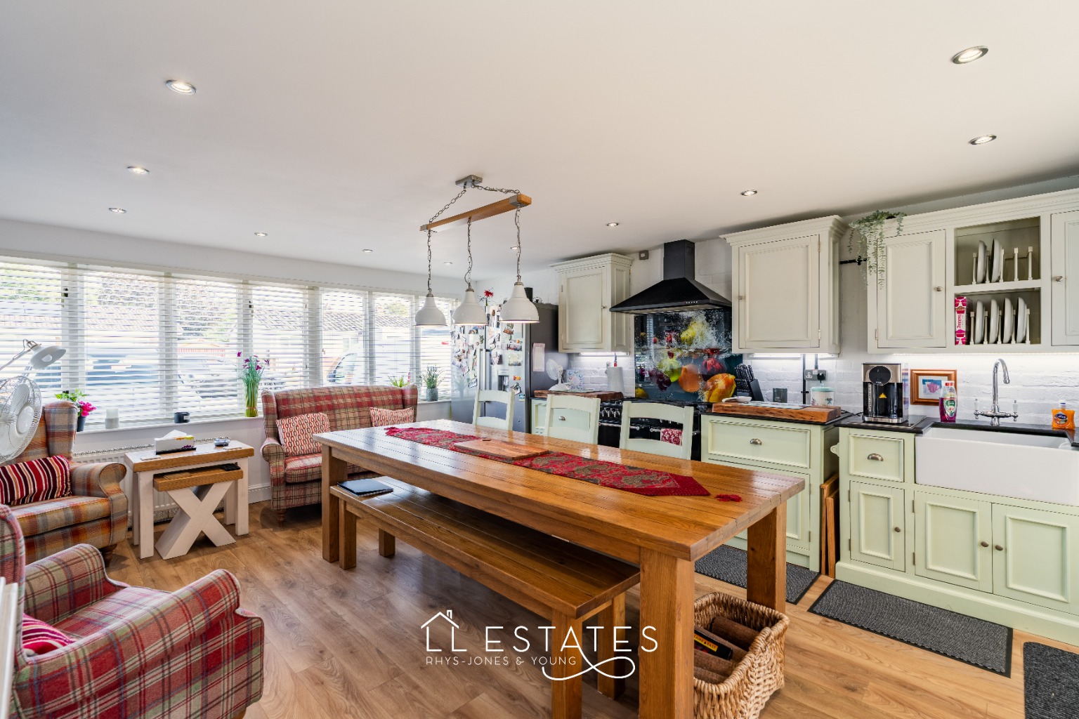 4 bed detached bungalow for sale in 11 Cilgant Eglwys Wen, Bodelwyddan, Denbighshire, LL18 5US 2