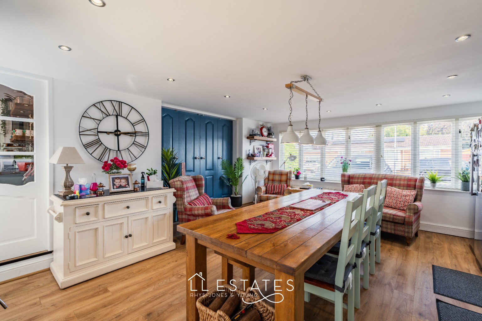 4 bed detached bungalow for sale in 11 Cilgant Eglwys Wen, Bodelwyddan, Denbighshire, LL18 5US  - Property Image 4