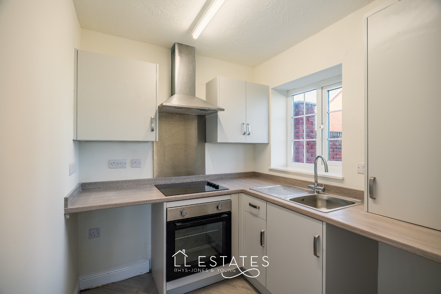 1 bed flat to rent in Riverside Court, 4 Old Foryd Road, Kinmel Bay, Rhyl, Conwy, LL18  - Property Image 2