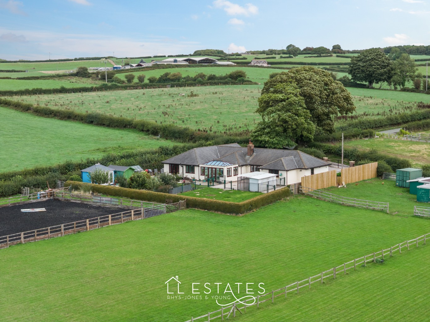 4 bed detached bungalow for sale in The Sycamores, Sarn, Holywell, Flintshire, CH8 9DE 5