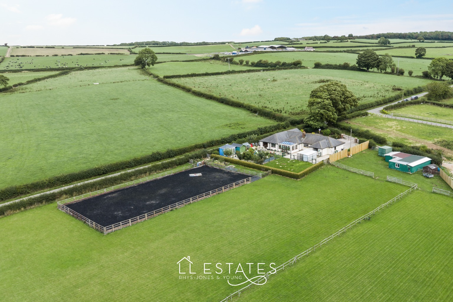 4 bed detached bungalow for sale in The Sycamores, Sarn, Holywell, Flintshire, CH8 9DE 1