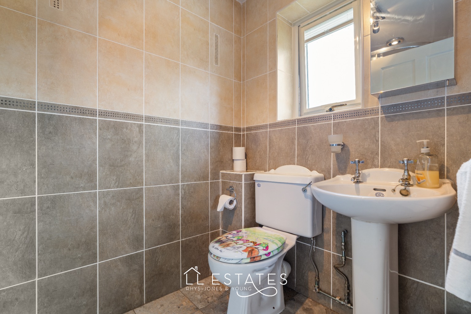 4 bed detached bungalow for sale in The Sycamores, Sarn, Holywell, Flintshire, CH8 9DE  - Property Image 11