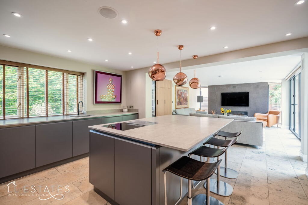 5 bed detached house to rent in Fforddlas, Prestatyn, Denbighshire, LL19  - Property Image 4