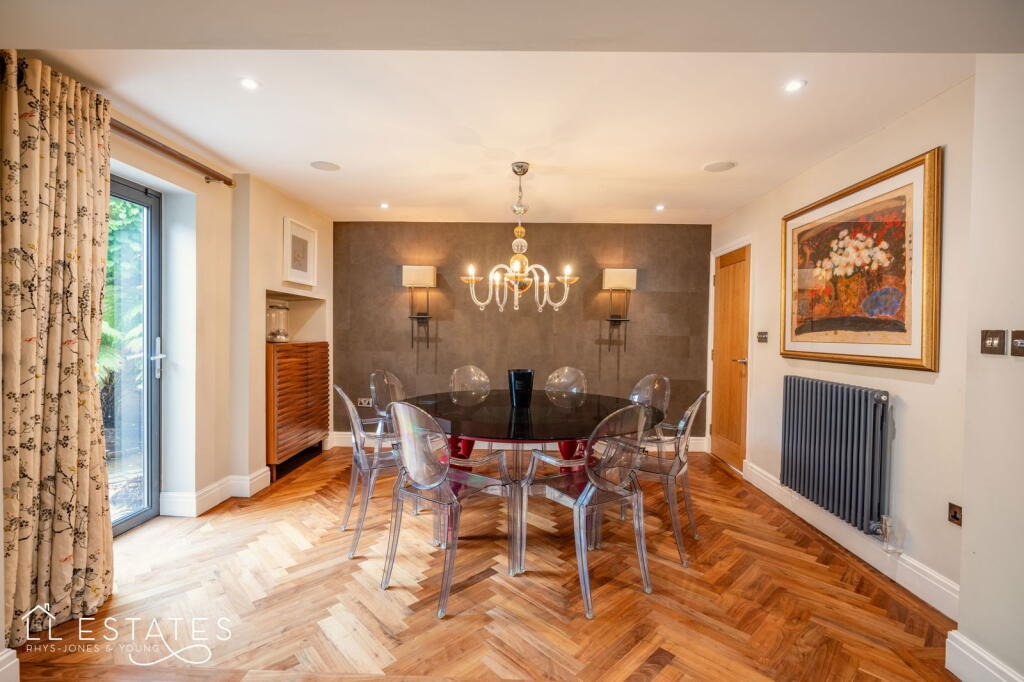 5 bed detached house to rent in Fforddlas, Prestatyn, Denbighshire, LL19 6
