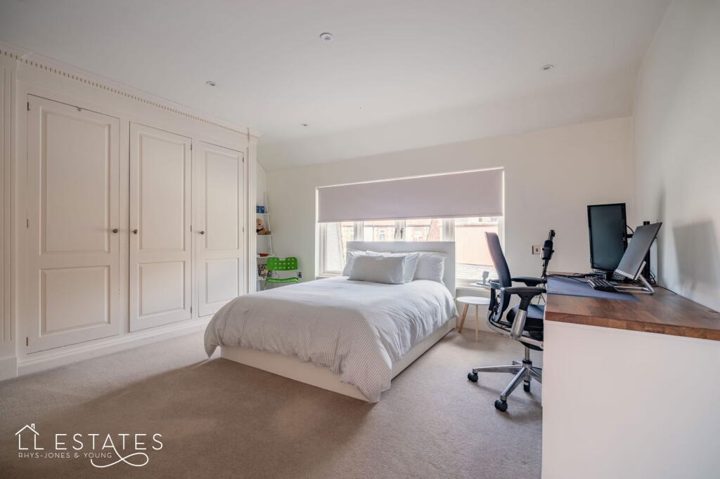 5 bed detached house to rent in Fforddlas, Prestatyn, Denbighshire, LL19 18