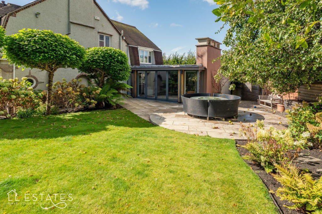 5 bed detached house to rent in Fforddlas, Prestatyn, Denbighshire, LL19 22