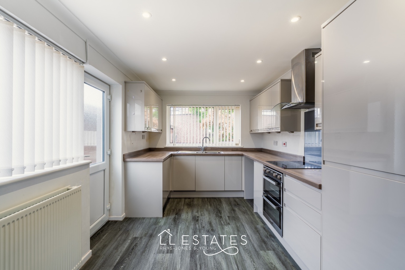 3 bed detached bungalow to rent in Glan Ffyddion, Dyserth, Rhyl, Denbighshire, LL18 1