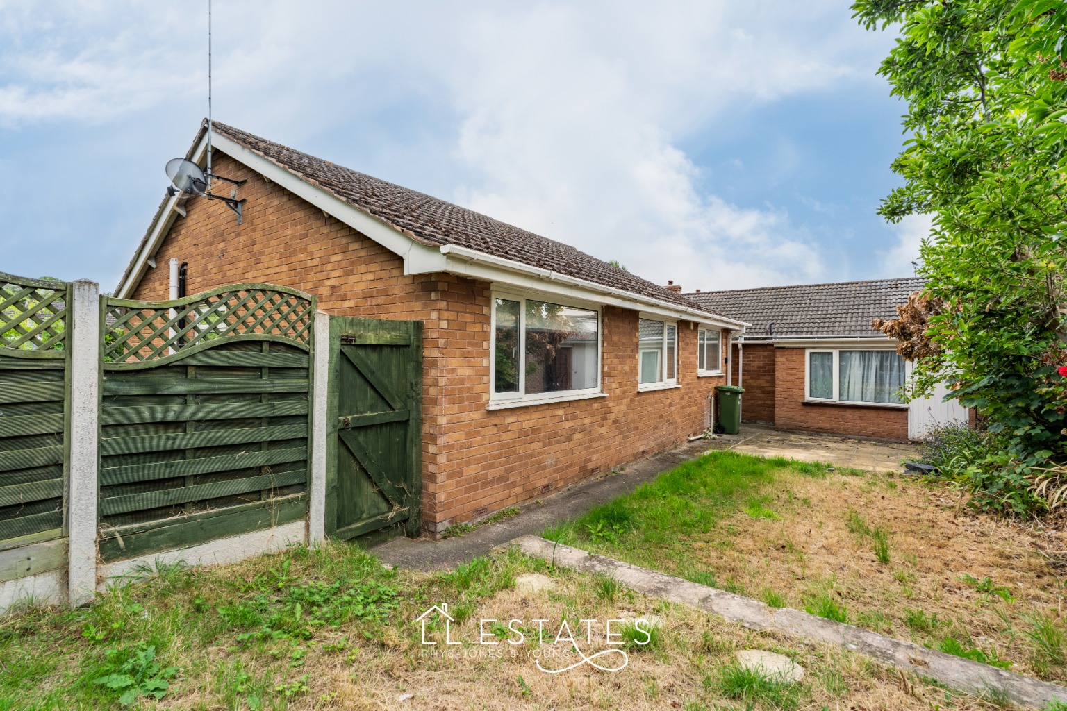 3 bed detached bungalow to rent in Glan Ffyddion, Dyserth, Rhyl, Denbighshire, LL18 10