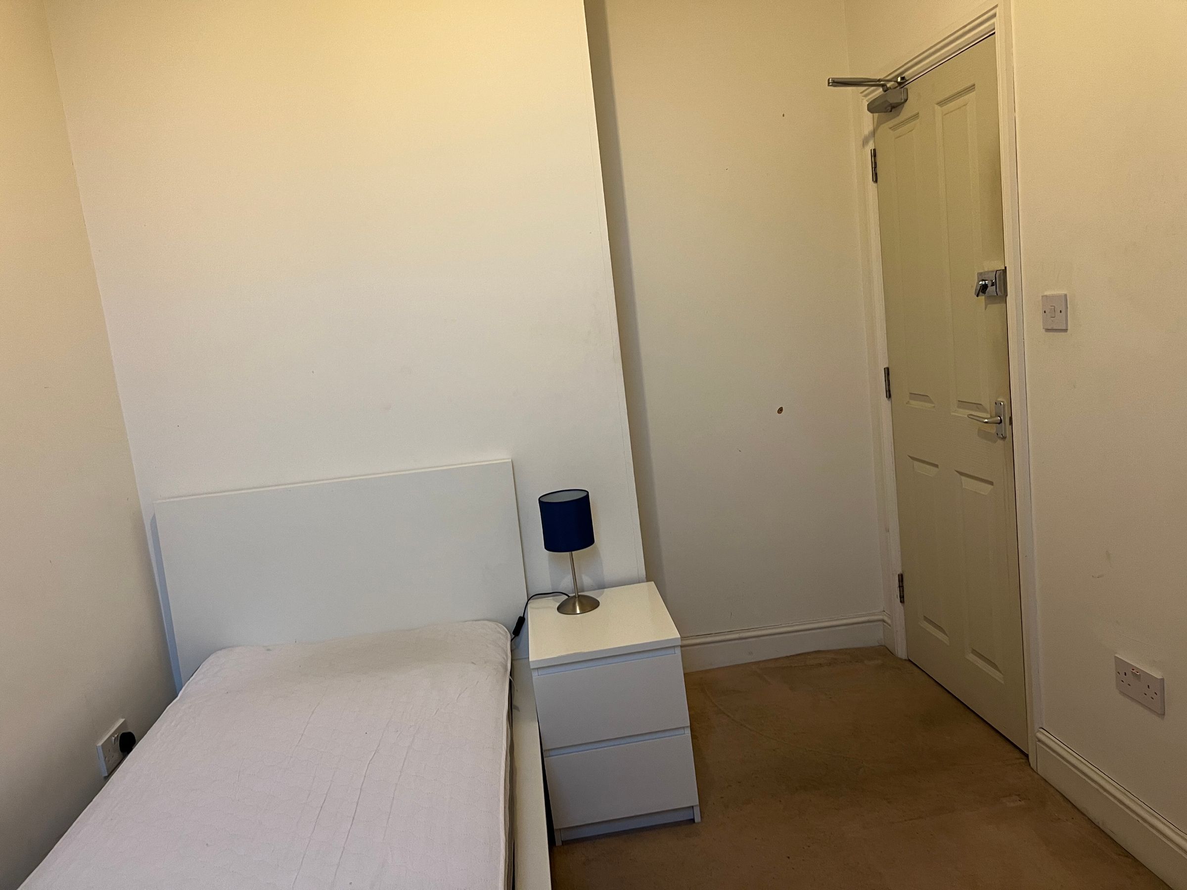 1 bed house share to rent in Upper Church Road, Weston-super-Mare 2