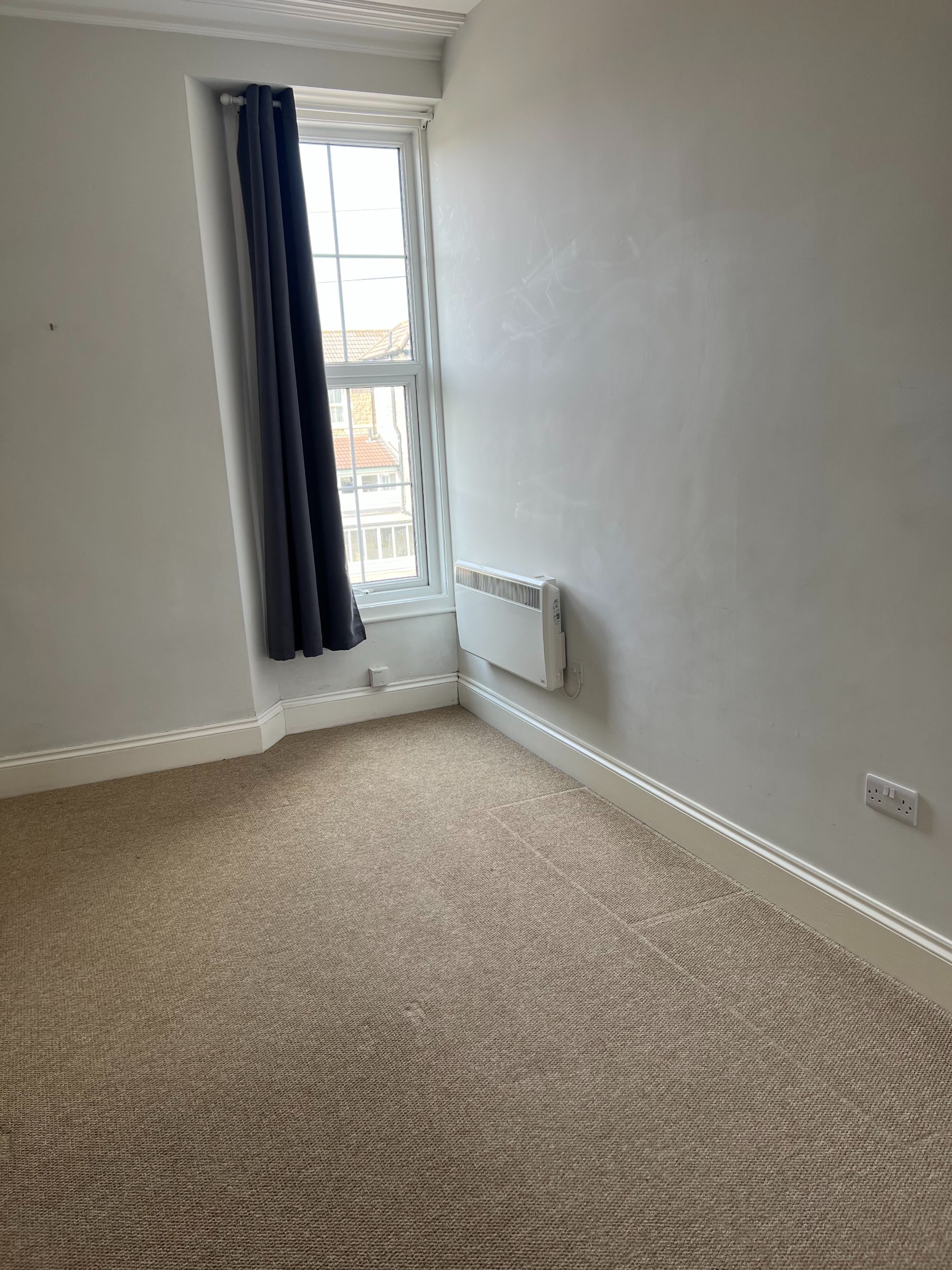 2 bed flat to rent in Apartment, Beaconsfield Road, Weston-super-Mare 5