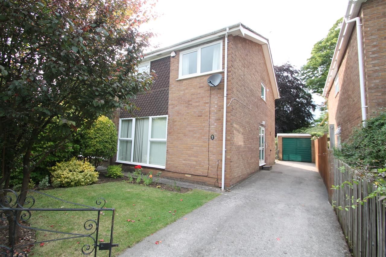 4 bed semi-detached house to rent in Beverley Gardens, Bristol