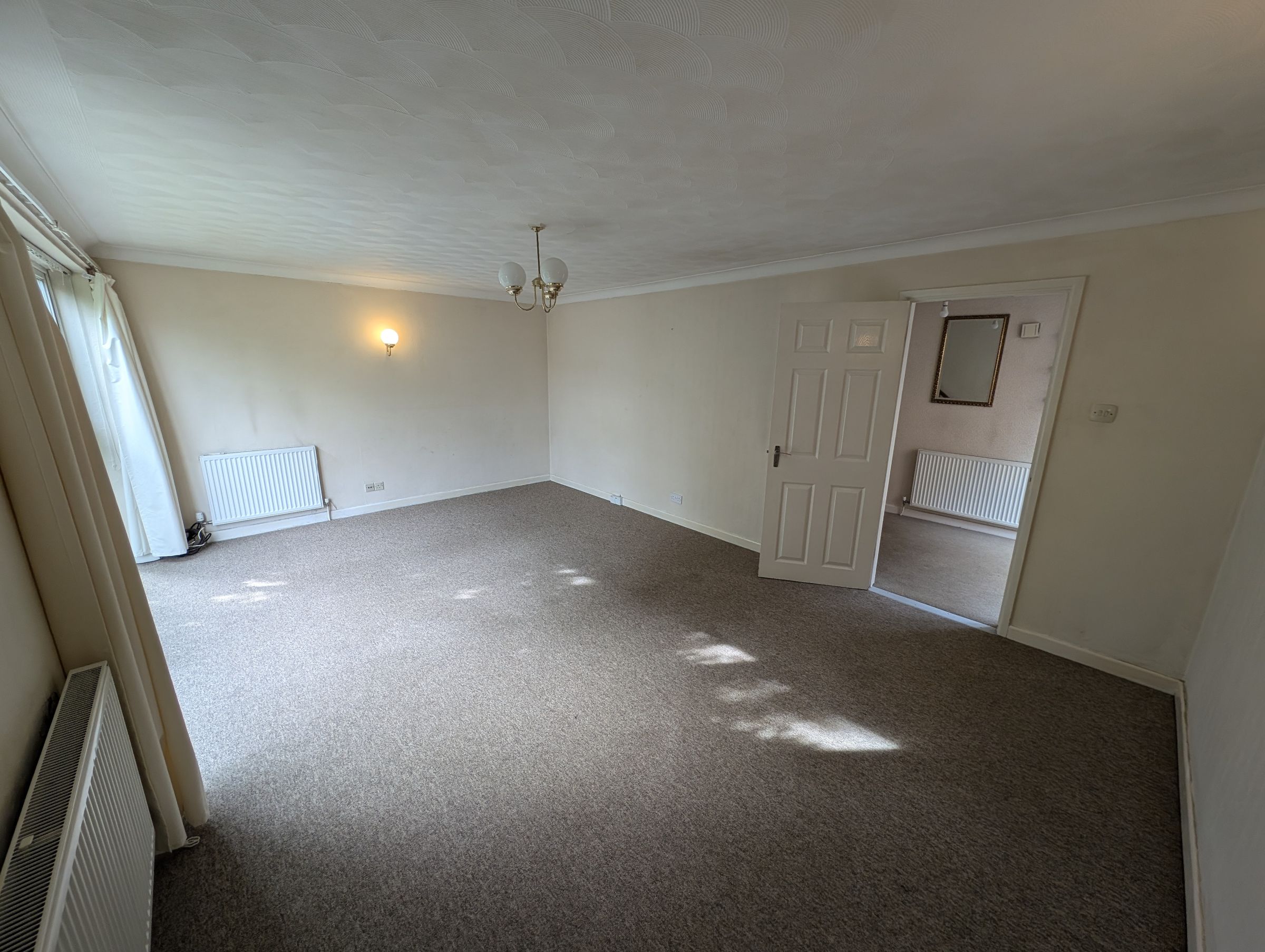 4 bed semi-detached house to rent in Beverley Gardens, Bristol 1