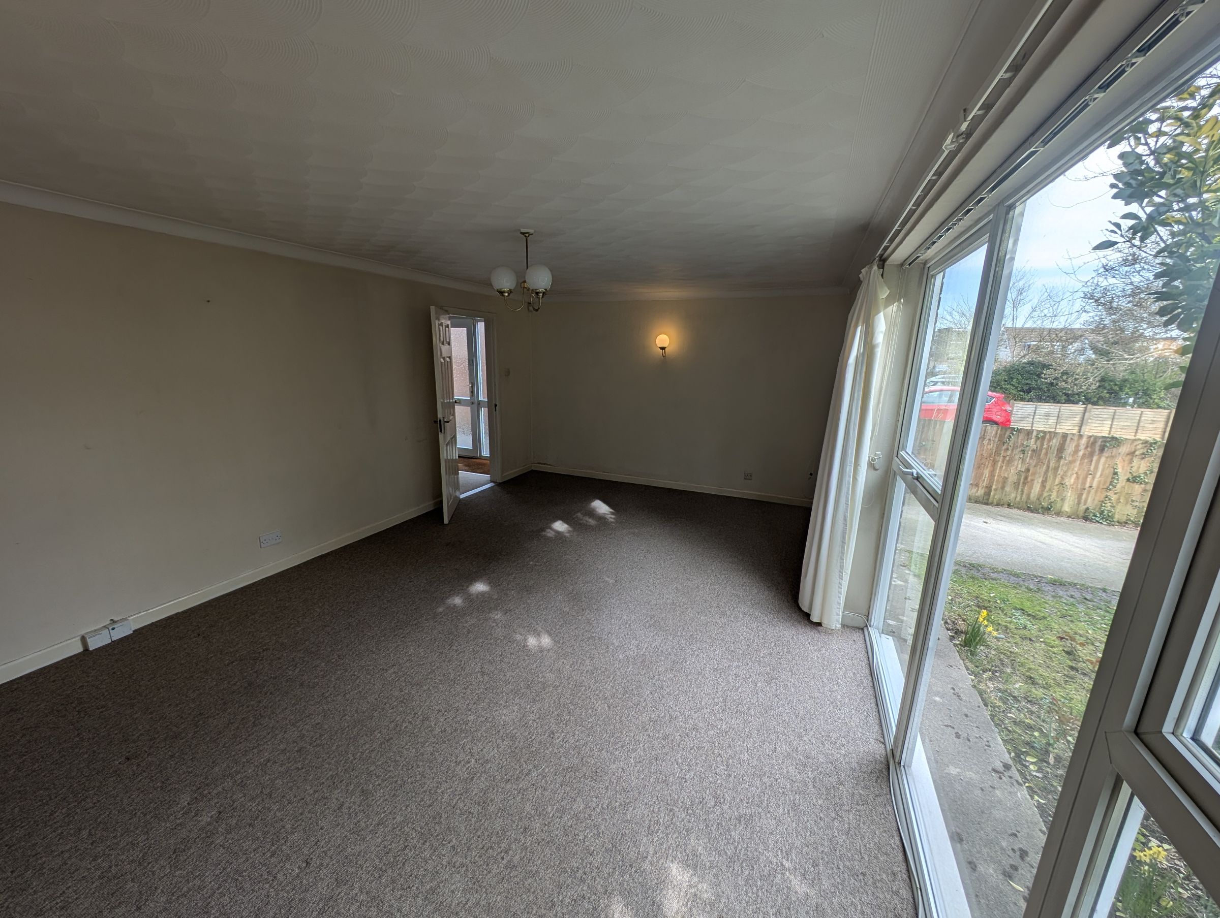 4 bed semi-detached house to rent in Beverley Gardens, Bristol 2