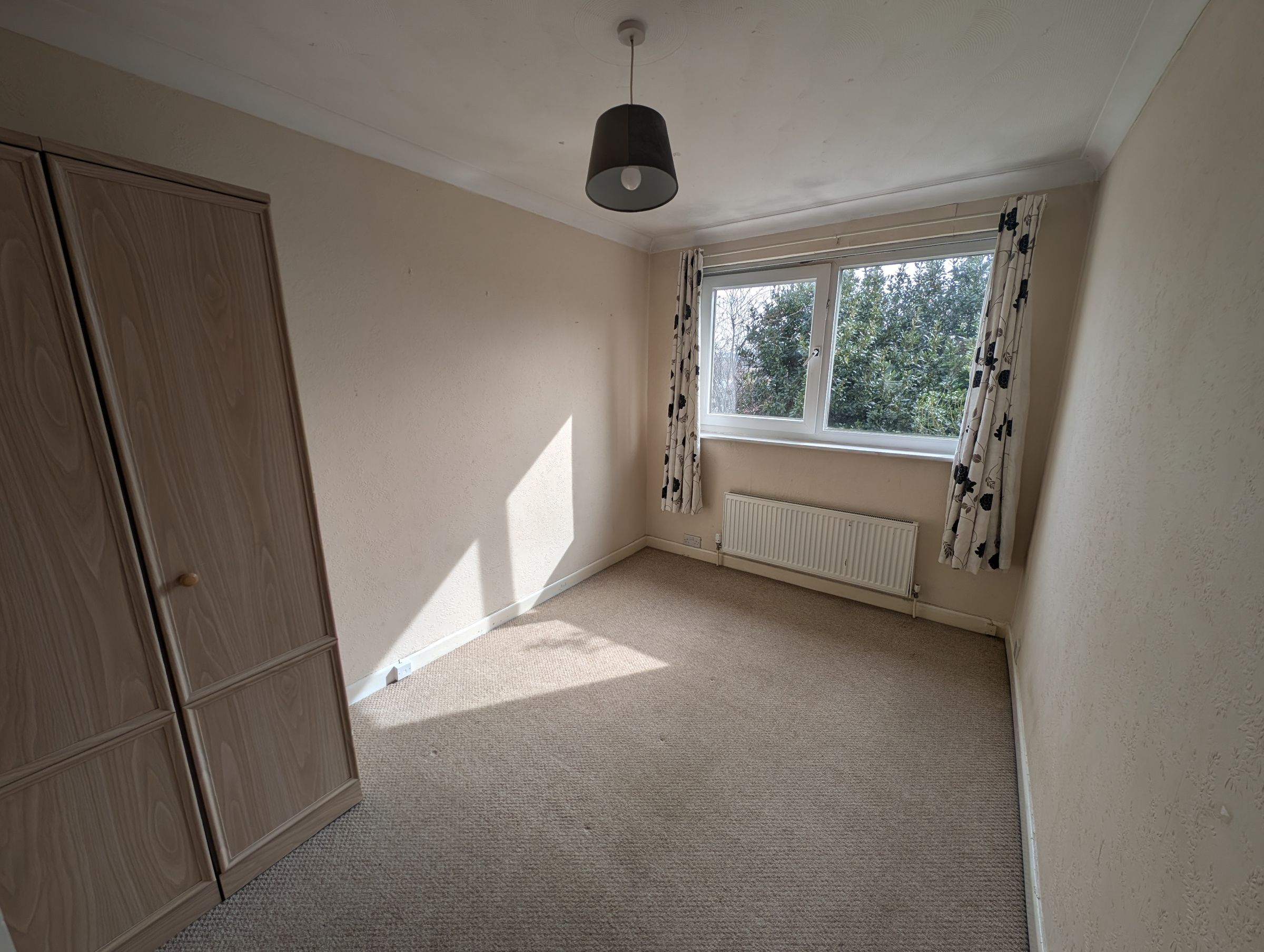 4 bed semi-detached house to rent in Beverley Gardens, Bristol 11