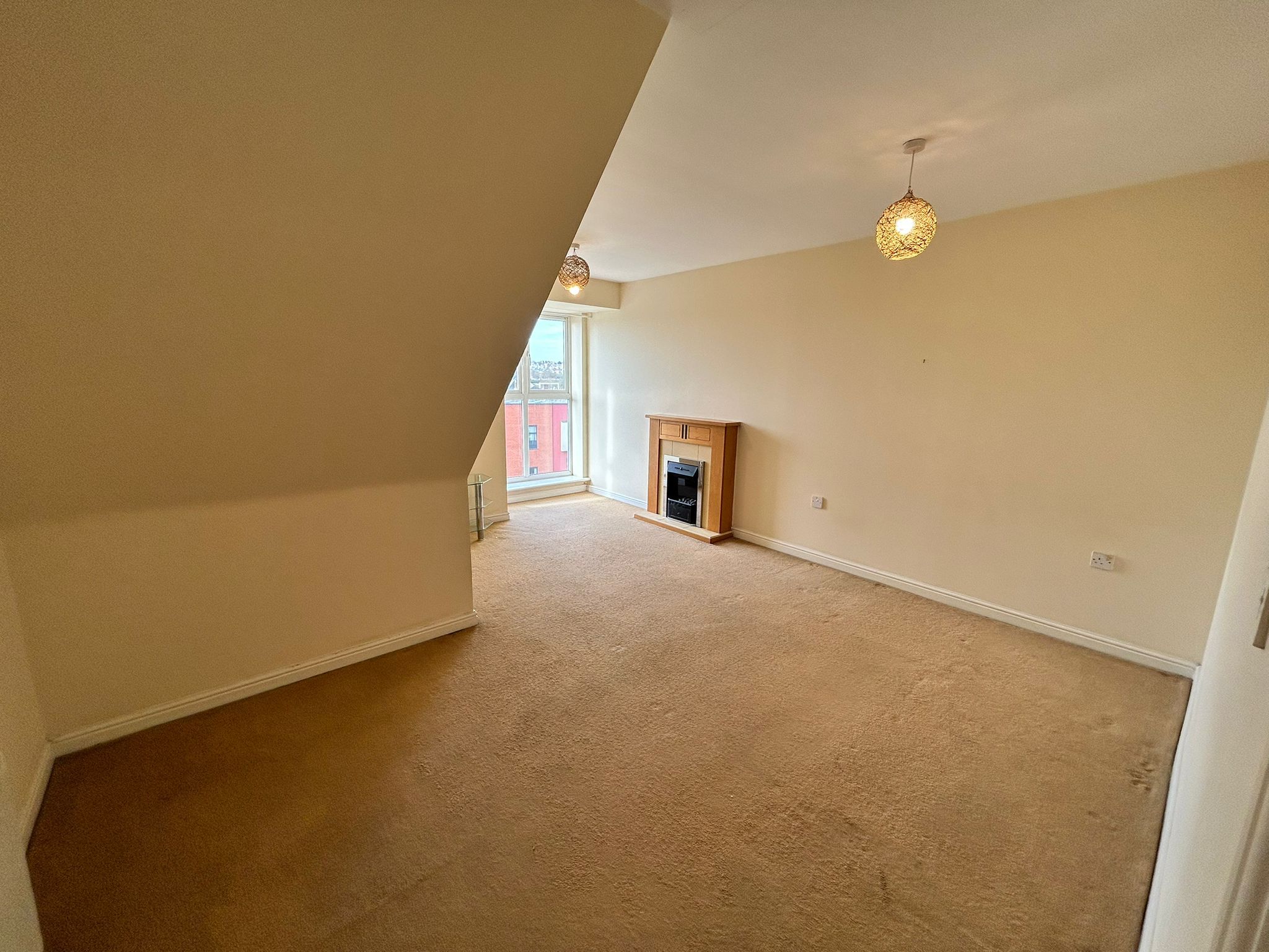 2 bed flat to rent in Fishponds Road, Eastville, Bristol 1