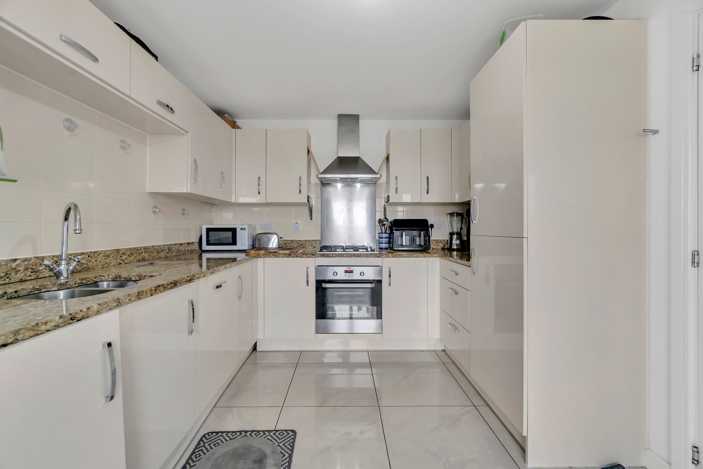4 bed terraced house to rent in Eighteen Acre Drive, Patchway, Bristol 5