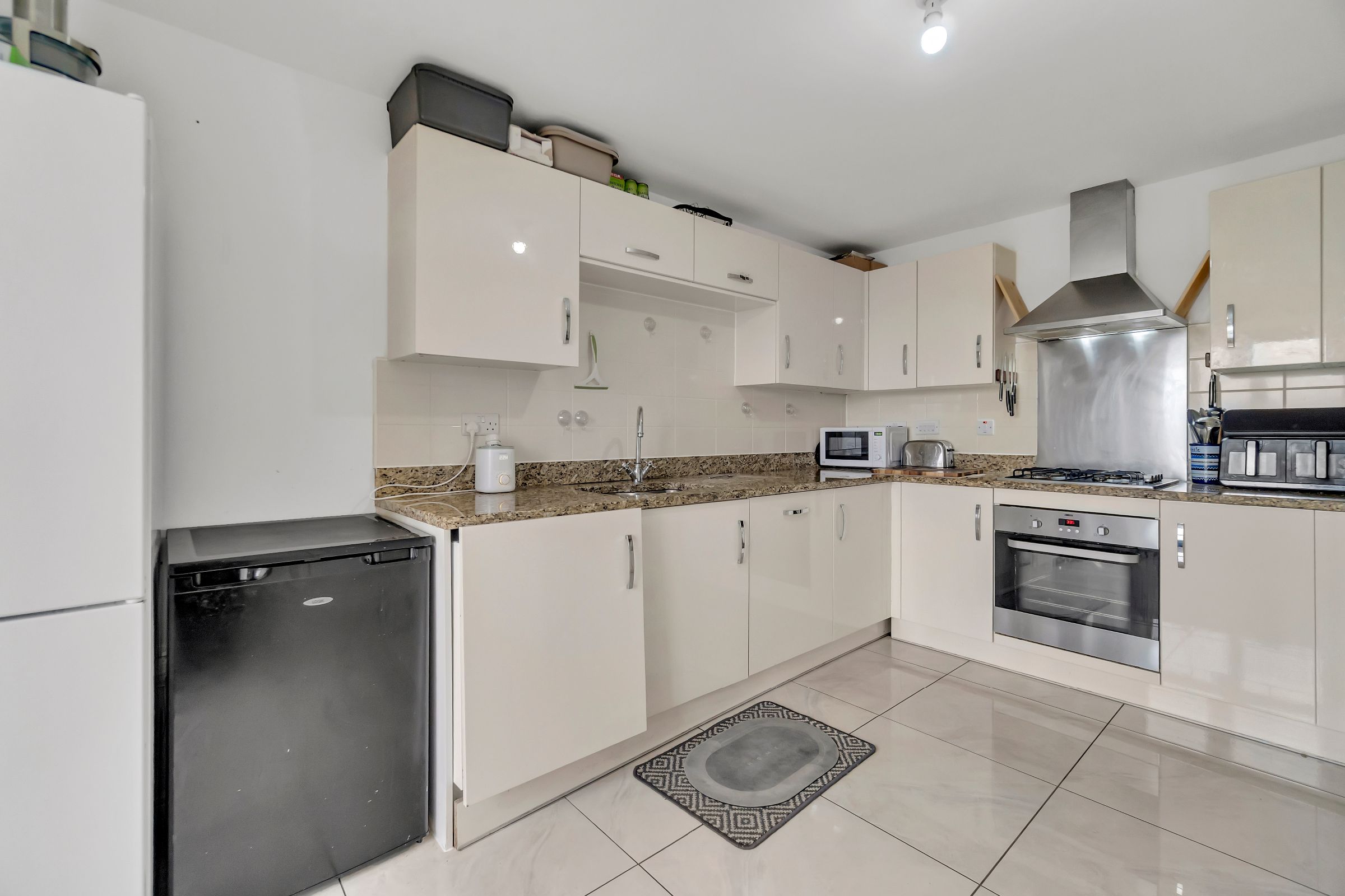 4 bed terraced house to rent in Eighteen Acre Drive, Patchway, Bristol 7