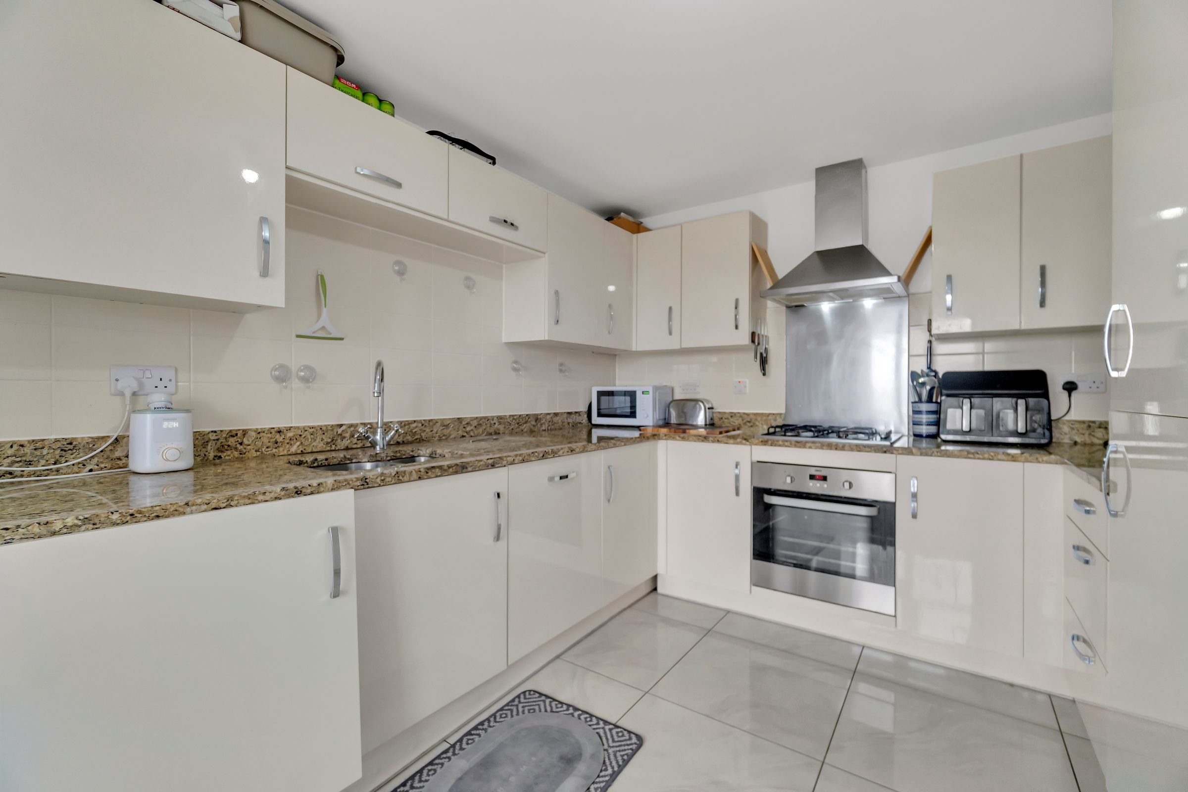 4 bed terraced house to rent in Eighteen Acre Drive, Patchway, Bristol  - Property Image 7