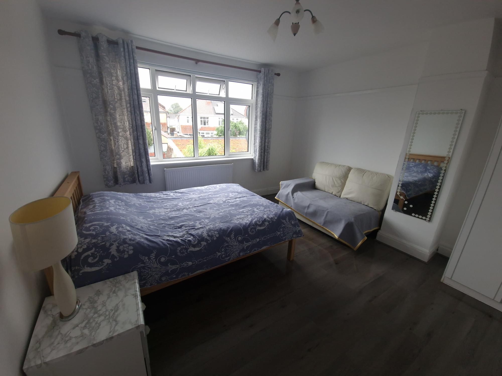 1 bed house share to rent in Back Room, Oldbury Court Road, Fishponds 2