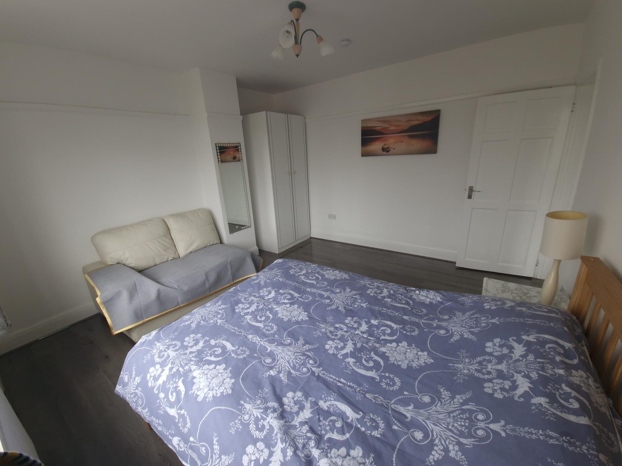 1 bed house share to rent in Back Room, Oldbury Court Road, Fishponds  - Property Image 1