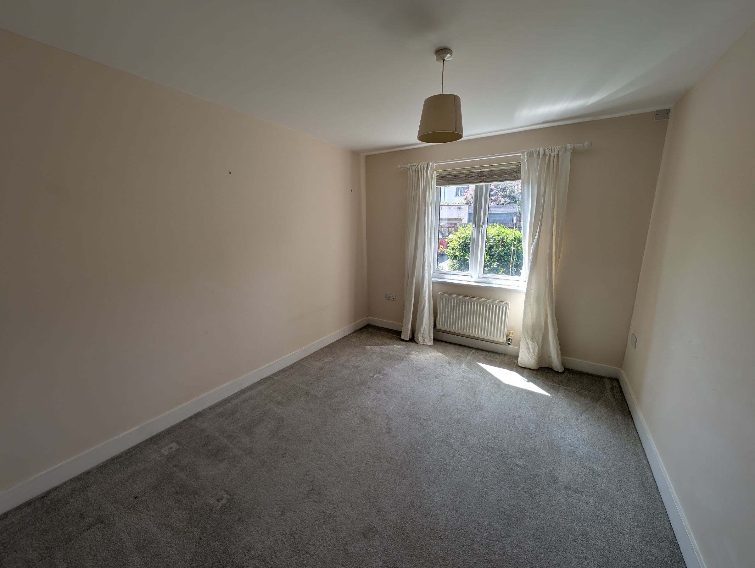2 bed flat to rent in Linden Grange, Bristol 8
