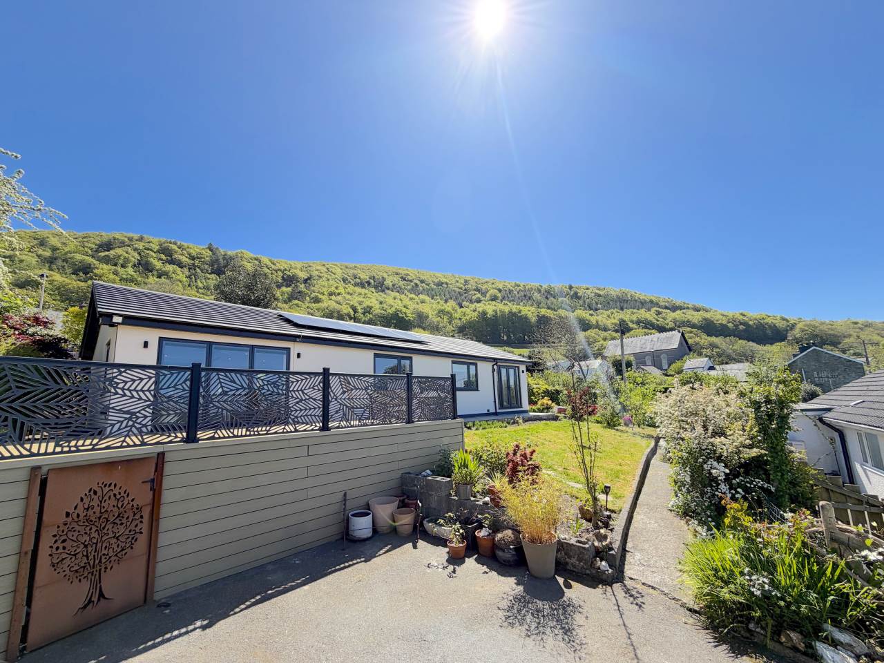 3 Bed Bungalow For Sale In Taliesin, Machynlleth, (Ref: 714720), SY20