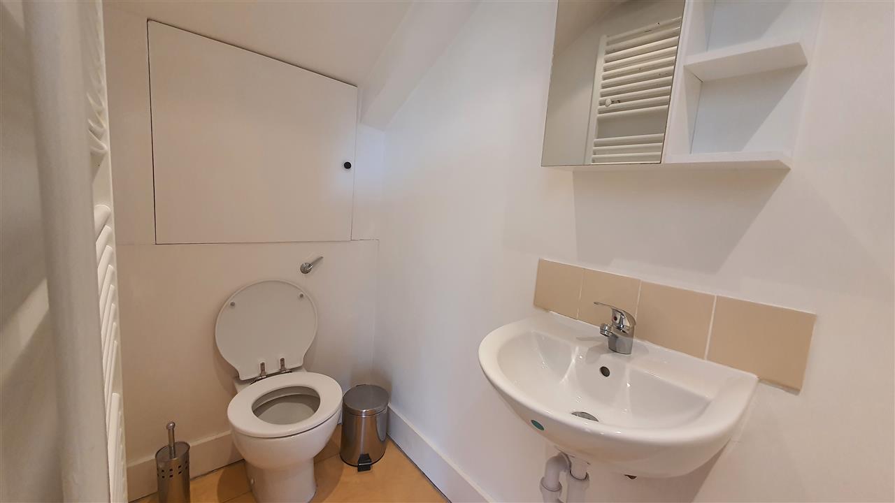 2 bed flat to rent in Tufnell Park Road  - Property Image 6