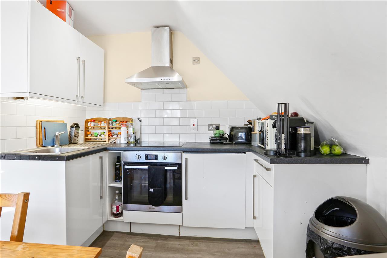2 bed flat to rent in Yerbury Road  - Property Image 4