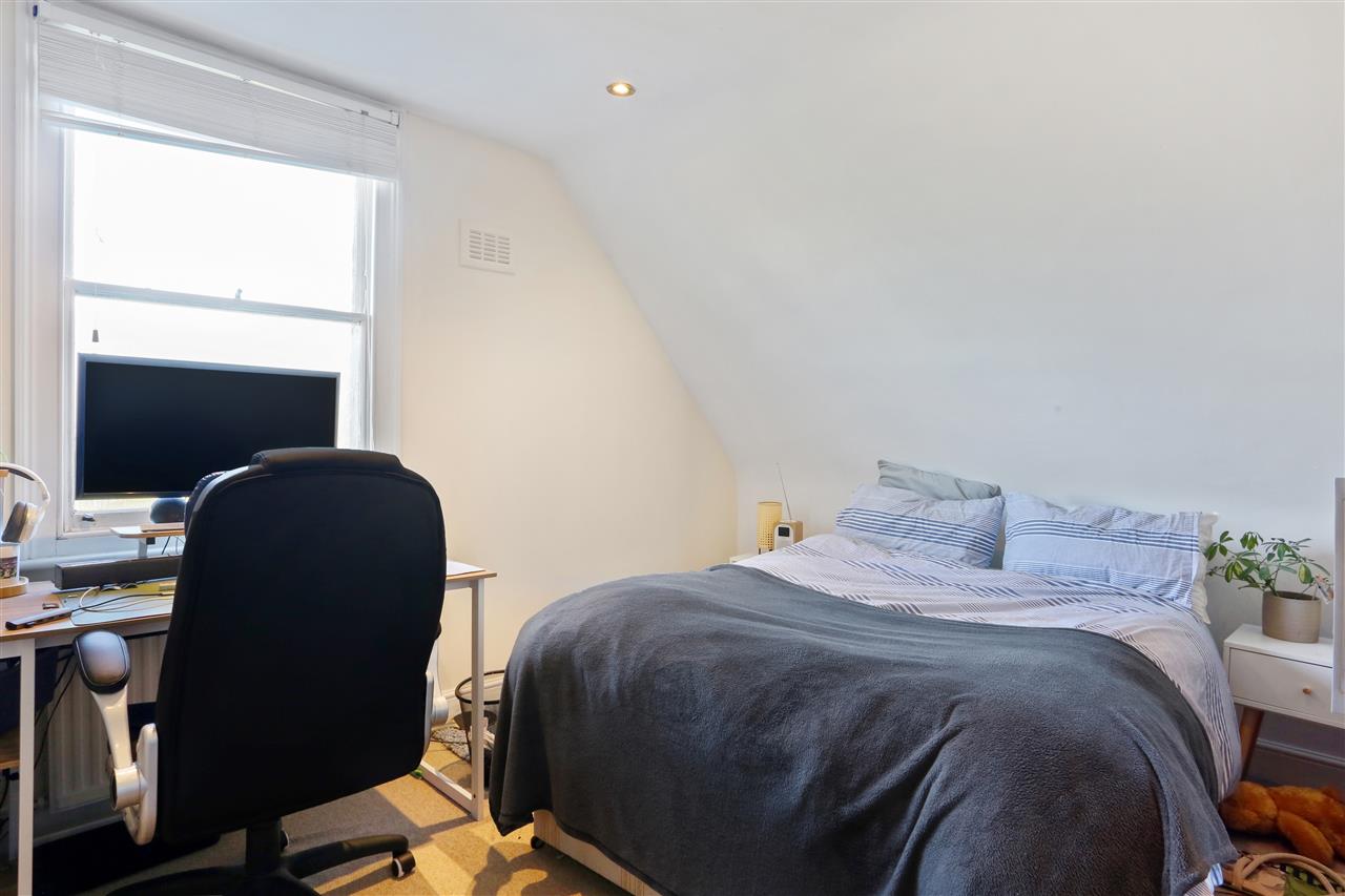 2 bed flat to rent in Yerbury Road  - Property Image 9