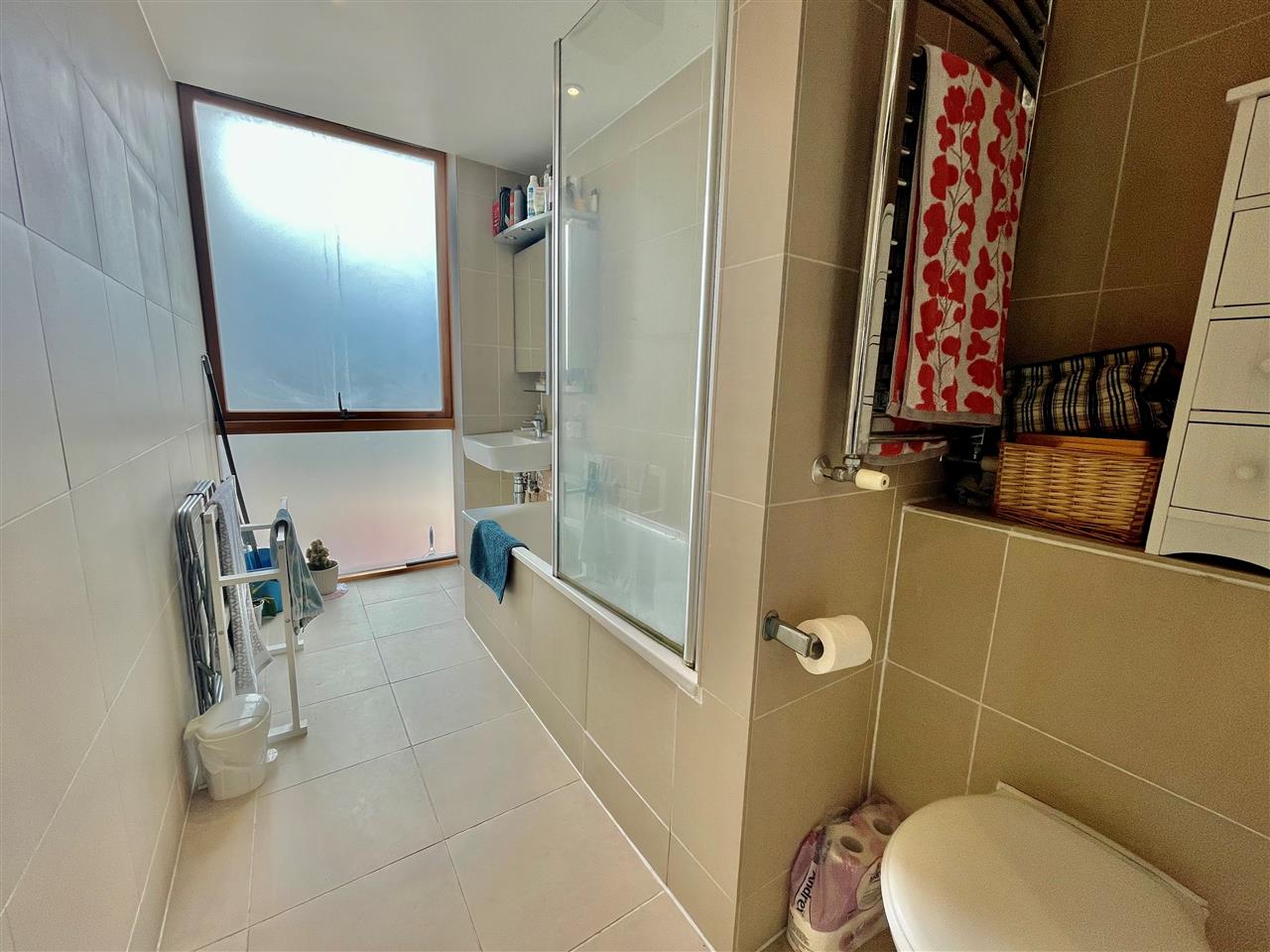 1 bed flat to rent in Highgate Road 7